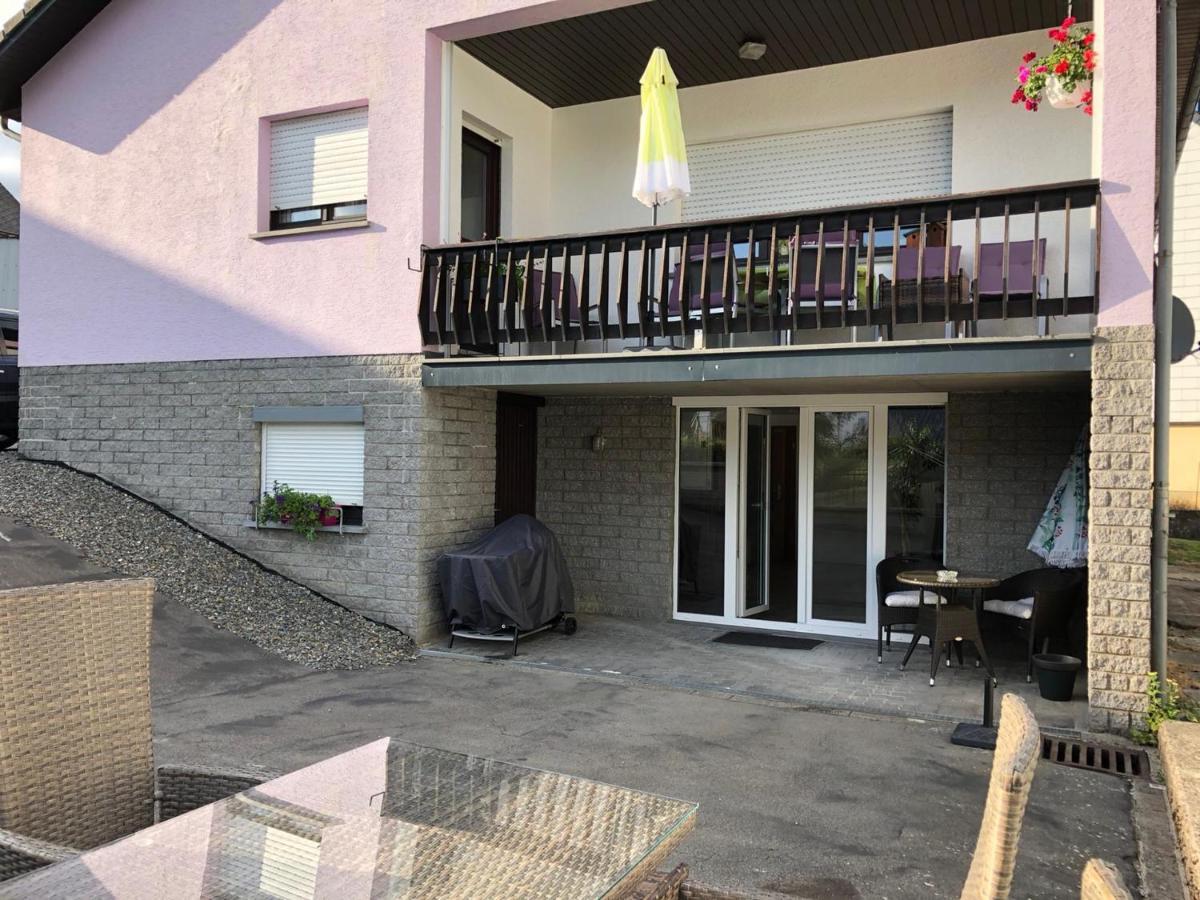 Villa Haus Zissi Burg Reuland Exterior foto